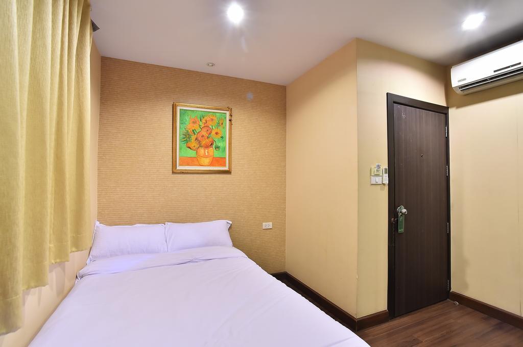 Take A Rest Hotel Бангкок Номер фото