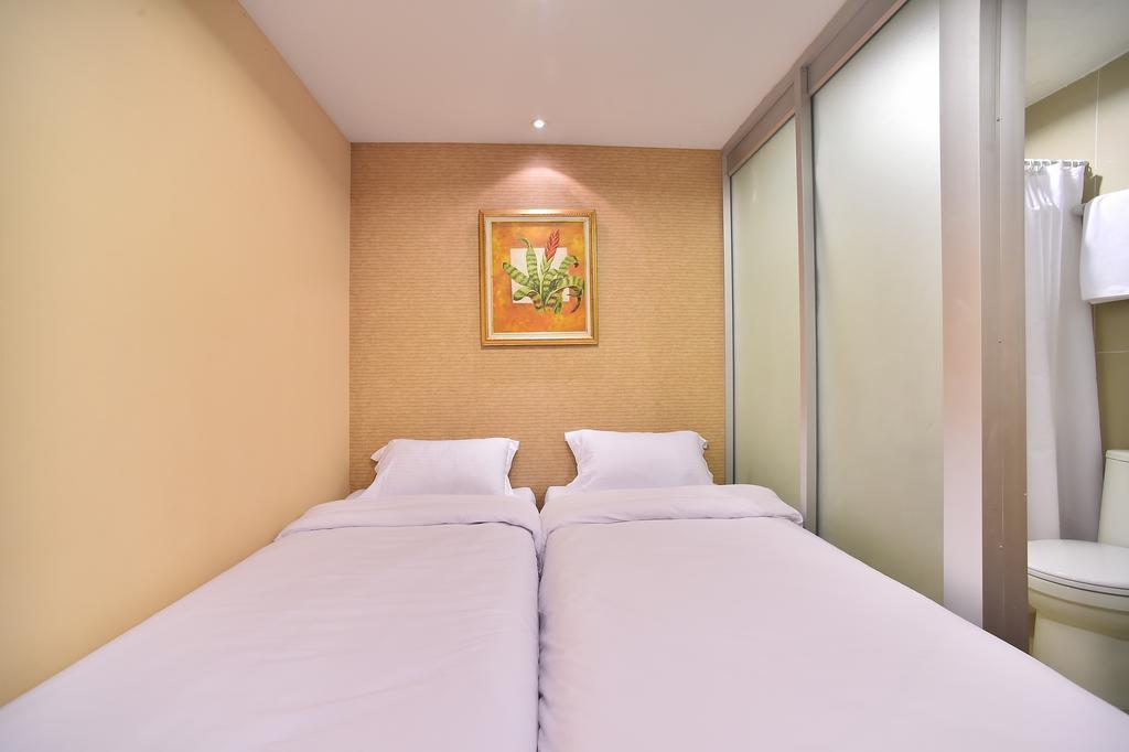 Take A Rest Hotel Бангкок Номер фото